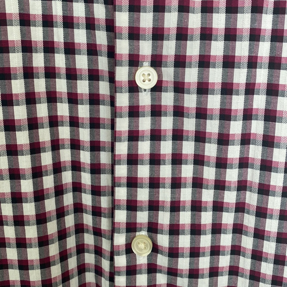 Express Fitted Button-Up - Picture 3 of 4